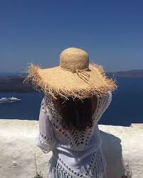 Affichez votre goût pour la mode jusque dans les moindres détails grâce à la sélection de lunettes de soleil pour femme disponible sur farfetch. Chapeaux De Paille Pour Femmes Accessoires De Mode Pour L Ete