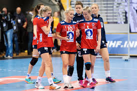 Jul 03, 2021 · håndballjentene spiller sin første kamp i ol 25. Handballjentene Fikk Seg En Skikkelig Vm Vekker En God Laerepenge For Oss