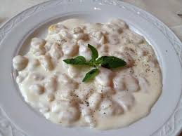 Per l'occasione la contessa ha richiesto a fausto un piatto della tradizione piemontese: Gnocchi Al Castelmagno Picture Of Osteria Senza Fretta Cuneo Tripadvisor