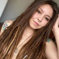 Beth Hepworth's Instagram, Twitter & Facebook