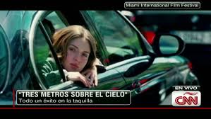 Tres metros sobre el cielo es un drama romántico adolescente que narra la historia de dos jóvenes que pertenecen a mundos opuestos. Tres Metros Sobre El Cielo Cnn Video