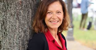 Brigitte antonius war lange zeit die einzige darstellerin, die über viele jahre ohne unterbrechungen seit folge 1 mitwirkte, doch inzwischen pausiert auch sie altersbedingt immer wieder. Ma7nry0 Leeim