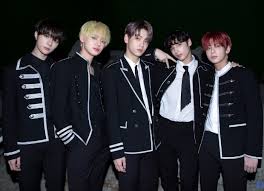 Just letting you know that we're streaming tomorrow x together'.s live show at iheart wango tango tomorrow txt talks about 1st impressions of bts, wearing crop tops for blue hour, being cast by big hit, and more. Tomorrow X Together To Make Comeback With Minisode1 Blue Hour On October 26 Release Announcement Teaser Bollywood News Bollywood Hungama