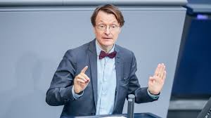 Wir haben karl lauterbach zu einem großen bilanzgespräch getroffen. Spd Politiker Karl Lauterbach Erntet Nach Hummer Tweet Viel Kritik Stern De