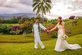 Hawaii Wedding Venues Destination Weddings In Hawaii Where To Get Hawaii Wedding Wedding Venues Hawaii Destination Wedding Venues