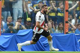 Izquierdoz se esforzó, pero no pudo salvar a boca. A La Espera De La Vuelta Dani Arcucci