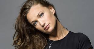 Mona Mina Leon ('Drift' en 'Holy Sh!t'): 'Als mijn vriend me per se wil  bedriegen, dan is dat maar zo: vroeg of laat komt het toch wel uit'