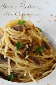 Pasta Con Alici E Mollica Alla Calabrese Ricette Primi Piatti Di Pasta Primi Piatti