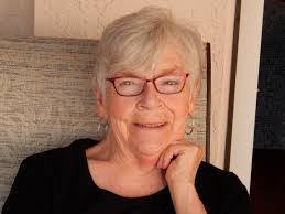 Alison Lear's Instagram, Twitter & Facebook