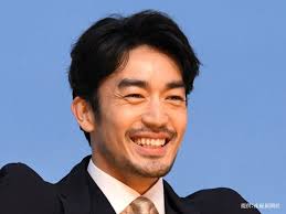 竹野内丰（日语：竹野內 豊／たけのうち ゆたか takenouchi yutaka，1971年1月2日－），日本一线男演员，东京都调布市出生，童年成长于埼玉县所泽市，毕业于埼玉县所泽市立西富小学、所泽市立向阳中学、东京都私立丰南高校，高校在学期间已为杂志模特儿。 å¤§è°·äº®å¹³ã¯ çµå©šã—ã¦ã„ã¦å¦»ãŒã„ã‚‹ éŽåŽ»ã«æ˜Žã‹ã—ãŸçµå©šè¦³ãŒæ„å¤–ã¨å¤é¢¨ Grape ã‚°ãƒ¬ã‚¤ãƒ—