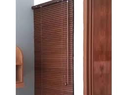 Tirai jendela, jendela adalah bagian dari rumah yang selain fungsinya untuk pencahayaan dan sirkulasi udara, juga berfungsi untuk membuat tampilan rumah menjadi lebih indah. Jual Horizontal Blind Krey Kayu Mini Blind Tirai Gorden Kantor Hordeng Rumah Gordyn Jendela Korden Terbaru Juli 2021 Blibli