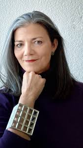 Imágenes de la inauguración de la 2a edición de @proyectodenisova en  @maitenerife el día de ayer. Muy orgullosa de participar por segunda  ocasión con el brazalete 8 M inspirado en el broche Holloway. ...