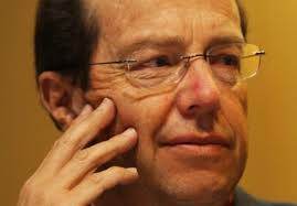 Osvaldo Hurtado dice que Correa perdió su pulso con El Universo