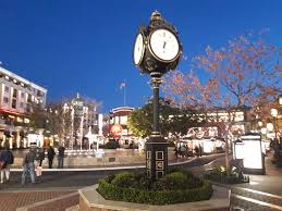 Fun place to find new books from, or to just get some work done in a new location. The Americana At Brand Glendale 2020 All You Need To Know Before You Go With Photos Glendale Ca Tripadvisor