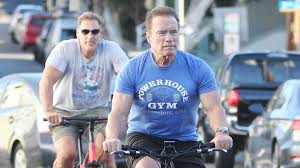 Jul 01, 2021 · arnold schwarzenegger: Arnold Schwarzenegger Beim Sonnigen Radausflug Mit Freundin Promiflash De