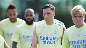 Kanarya, deneyimli yıldızla 3.5 yıllık sözleşme imzalayacak. Arsenal S Mesut Ozil Stand Off Is Pathetic And The Worst Thing Is They Could Use Him Eurosport