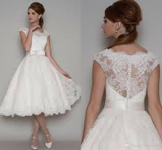 Short wedding dresses can be just as glamorous and perfect for your wedding. Short Wedding Dresses Short Wedding Dresses Tea Length Wedding Dress Lace Vestido Robe De Soiree Vestidos Bridal Gowns Bateau Collar Short Sleeve With Appliques Lace Gowns Latest Wedding Dresses From Yoyobridal