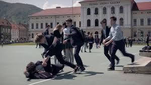 Lisaks imdb top 1 sarjale tšornobõl ja maailmas enim vaadatud sarjale troonide mäng lisandub hbo keskkonda iga kuu uusi põnevaid sarju ja filme. Ce Seriale Èi Filme RomaneÈti Vezi Pe Hbo Go Vara Asta