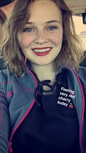 I didn't know you could get a bubble tea to match the colour of your shirt  Allie Ventura . #makomessy