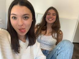 Looking for a friendly student who can help me few hours in the house, (  average 4 hours per week). I live in a sweet house near Maastricht Noord  station. Honest pay.