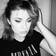 Stream Holly Munn music