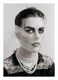 Exhibition : Linder Blum Poe