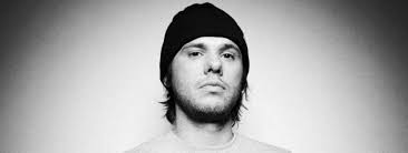 The song has peaked at number 9 on the french singles chart. Skyrock Actualites Orelsan Basique En Playlist