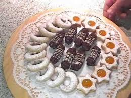 Weihnachtsplatzchen Teil 3 Vanillekipferl Spitzbuben Und Nougatstangen Youtube Einfache Kokosmakronen Lebensmittel Essen Makronen
