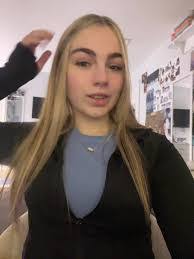 Abby Wing's Instagram, Twitter & Facebook