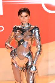 Zendayas Insane Outfit for the Dune Premiere of the Day