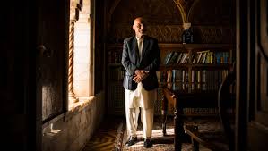 He took his oath of allegiance at salam khana palace on december 7, 2004 in the presence of dignitaries and officials from around the world. Waheed Omer On Twitter President Ghani S Interview With Der Spiegel S Suzanne Koelbl Https T Co Pgybu8f3yw Twitter