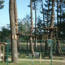 Outre vous y plonger (la baignade, autorisée en saison, y est conforme aux normes européennes), vous pourrez profiter selon les. Base De Loisirs Du Lac De Clarens Parcs De Loisirs Aquitaine