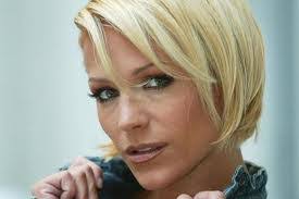 Chicago Schlager Music Review: Michelle Gets Back To Basics After Tanja  Thomas Experiment