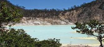 Semuanya sudah jelas kok, namun jika merasa tersesat tanya saja penduduk sekitar ya. Wisata Kawah Putih Ciwidey Harga Tiket Masuk Sejarah Alamat Rute