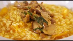 Aggiungi 200 g di riso a cottura veloce nel boccale e tosta 3 min. Risotto Con Zucca Pecorino E Funghi Porcini Youtube
