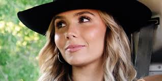 Podrobnosti turné umělce Alyssa Flaherty 🎤