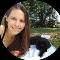 Leann Leon's Instagram, Twitter & Facebook