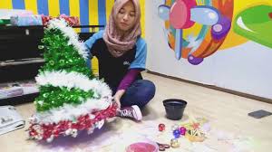 Seperti membuat pepes tahu atau nasi liwet, cara membuat kue ulang tahun ini adalah dengan mengukus dinginkan kue sebelum dikeluarkan dari loyang. 5 Cara Mudah Membuat Pohon Natal 2018 Dari Barang Bekas Sederhana Tapi Kekinian Halaman All Tribun Timur