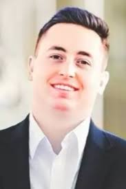 Lee Smothers's Instagram, Twitter & Facebook