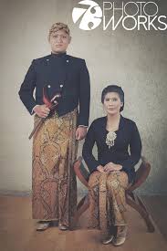 Dengan adanya gambar prewedding bagus di medsos maka kalian para pemakai medsos lebih terhibur dengan. Foto Prewedding Adat Jawa Dwi Puguh Jasa Foto Pre Wedding 73photoworks
