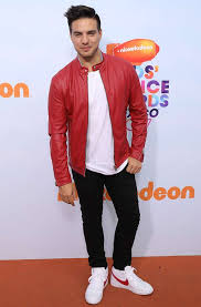 Vadhir derbez, ciudad de méxico. Vadhir Derbez Birthday Real Name Age Weight Height Family Contact Details Girlfriend S Bio More Notednames