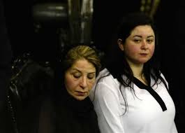 هي ابنة الممثل نور الشريف والممثلة بوسي وخالتها الممثلة نورا. Ù…ÙŠ Ù†ÙˆØ± Ø§Ù„Ø´Ø±ÙŠÙ ØªØ´ÙƒØ± Ø§Ù„Ø¯Ø§Ø¹Ù…ÙŠÙ† Ø¹Ù‚Ø¨ ÙˆÙØ§Ø© ÙˆØ§Ù„Ø¯Ù‡Ø§ Ø§Ù„Ù…ØµØ±ÙŠ Ø§Ù„ÙŠÙˆÙ…