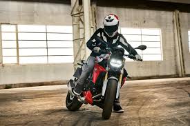 З ним ви готові до всього. 2020 Bmw F 900 R First Look 14 Fast Facts Ultimate Motorcycling