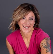 Oggi compio 50 anni. Cinquanta caspita. Sono tanti, soprattutto se penso  che a malapena mi sento maggiorenne. La data del mio compleanno si porta  dietro da sempre riflessioni profonde, quest'anno più che