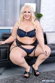 Blonde BBW Zoey Skyy gets naked and masturbate in front of an old guy |  Jeffs Models