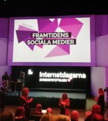 I phantom banquet, som i en annan version visades i november på den hypade biennalen performa i new york, fortsätter lam att fiktionalisera kinakrogens underliggande historier. Sveriges Konstforeningar Lap See Lam Phantom Banquet Vr