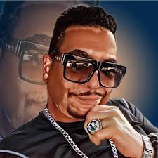 NFL player AJ Brown, worth $100M… going viral because he drove a $30K Honda  to Sunday's game.