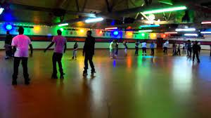 Echa un vistazo a nuestra selección de roller rink para ver las mejores piezas hechas a mano, únicas o personalizadas de nuestras tiendas de plantillas. Fleetwood Skating Rink Youtube