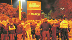 See more of müller market kislippó on facebook. Hundreds Attend Ffa Blockade Of Muller S Market Drayton Site News Farmers Guardian