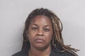 Miranda Farrell's Instagram, Twitter & Facebook